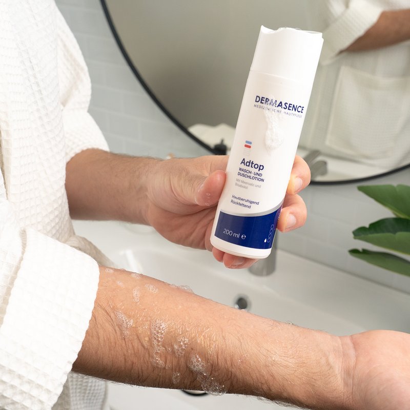 Foto van armen die de textuur van het product laten zien.