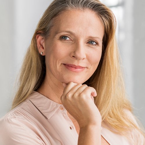 Een vrouw tijdens de overgang