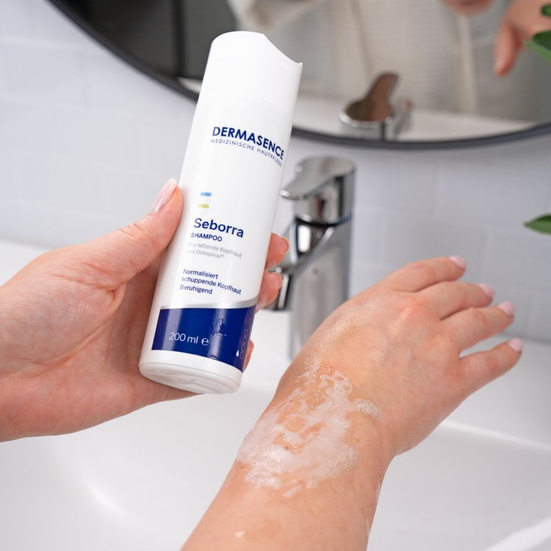 Photo of hands showing the texture of the product.