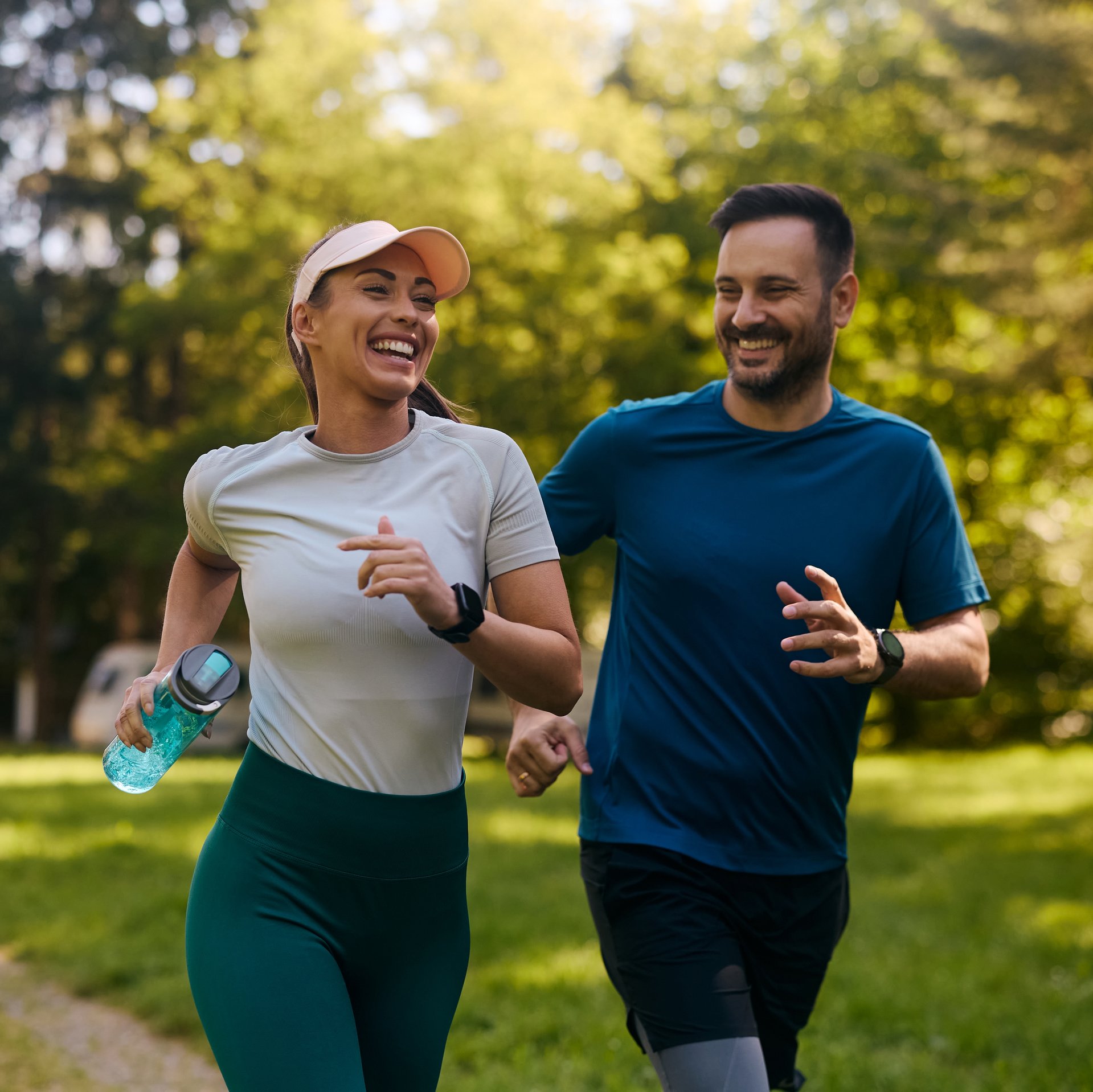 Joggers in de buitenlucht