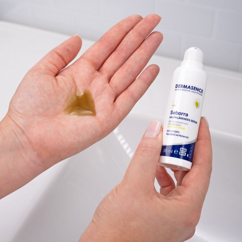 Photo of hands showing the texture of the product.