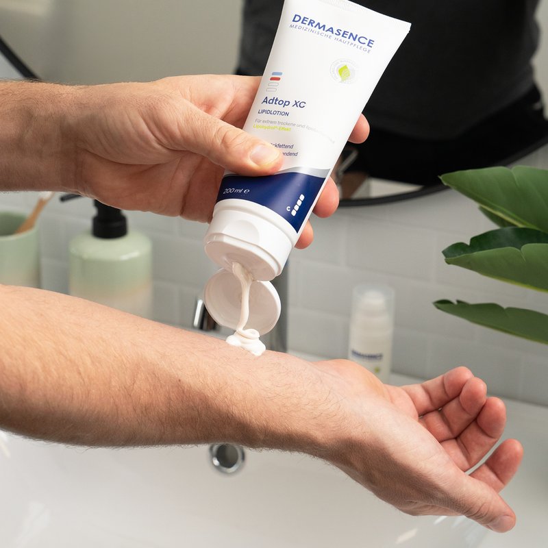 Foto van armen die de textuur van het product laten zien.